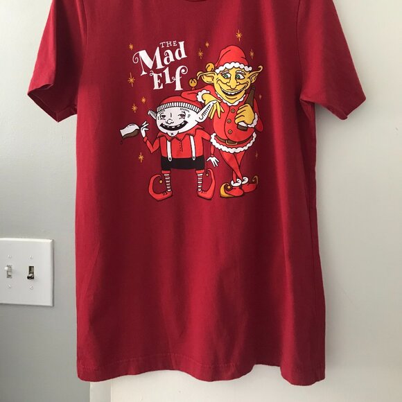 RARE Troegs Brewing Company THE MAD ELF Christmas Red Beer T-Shirt Men's Medium - Picture 2 of 7